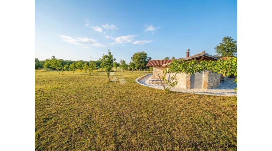 KAMENA ISTARSKA KUĆA – 3500 m² ZEMLJIŠTA I MIR - 3