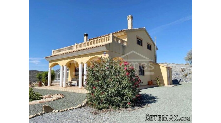 NEW & EXCLUSIVE TO VOSS HOMES - A large, WOW, light &.. - 4