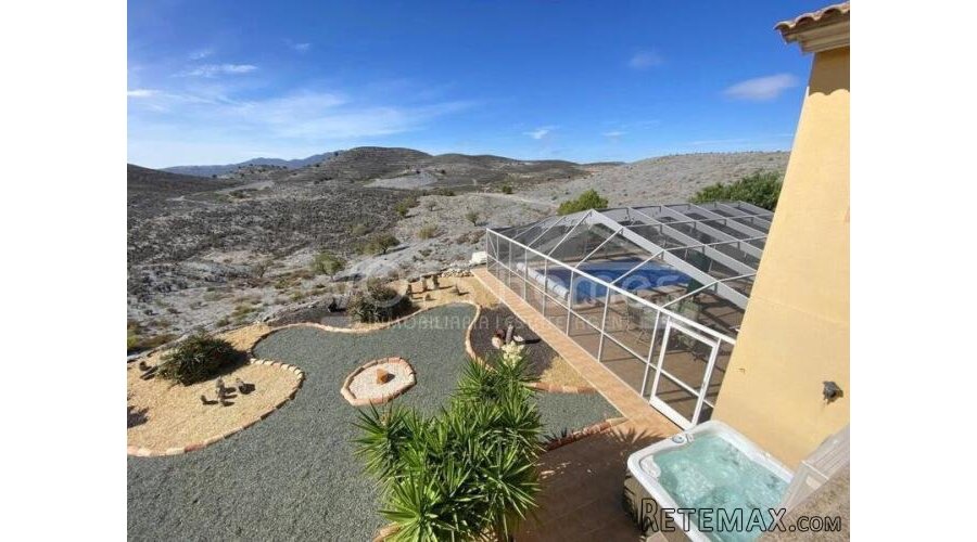 NEW & EXCLUSIVE TO VOSS HOMES - A large, WOW, light &.. - 5