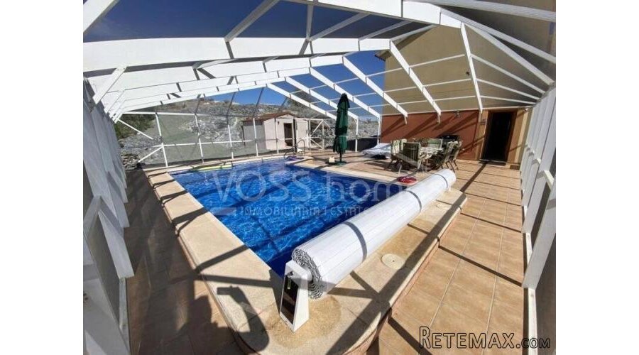 NEW & EXCLUSIVE TO VOSS HOMES - A large, WOW, light &.. - 7
