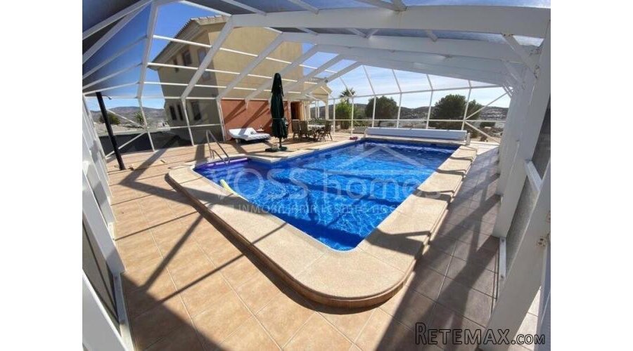 NEW & EXCLUSIVE TO VOSS HOMES - A large, WOW, light &.. - 8