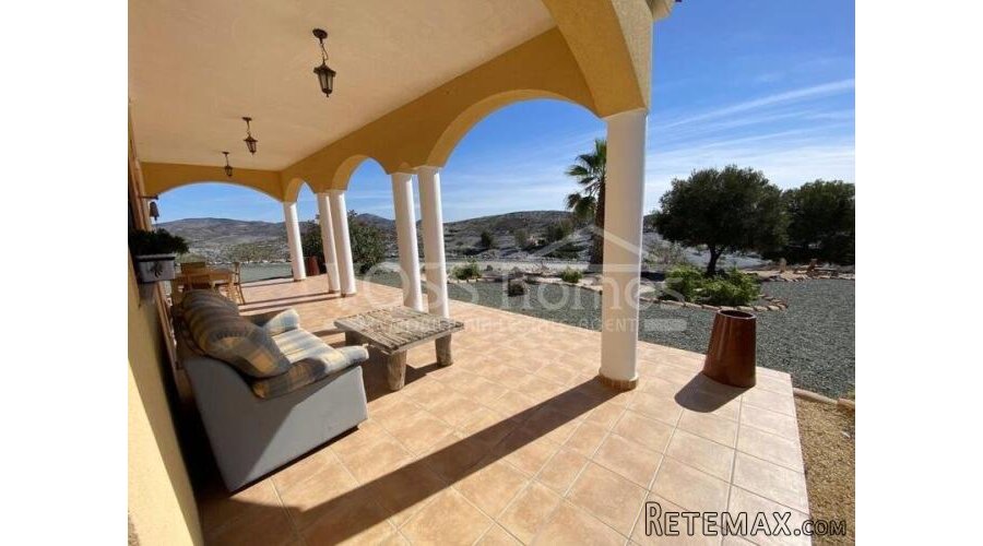 NEW & EXCLUSIVE TO VOSS HOMES - A large, WOW, light &.. - 9