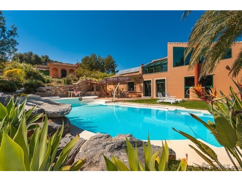 5 Bedroom Finca Villa