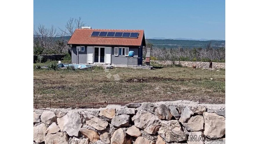Poljoprivredno zemljište s bazenom i objetkom - 2