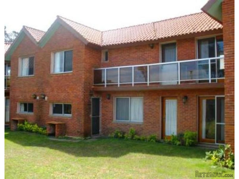 3 Bedroom House - For Rent - Pinares