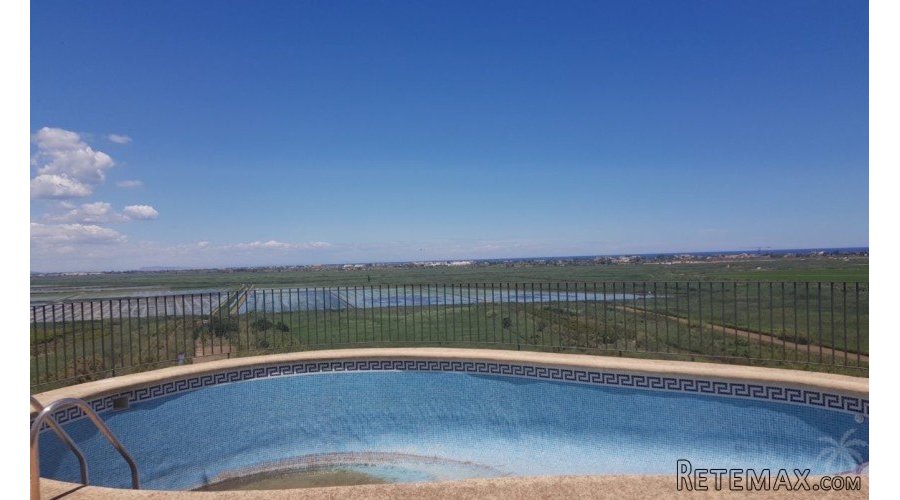 Villa built in 1990 on a 1000m2 plot in Monte Pego with..