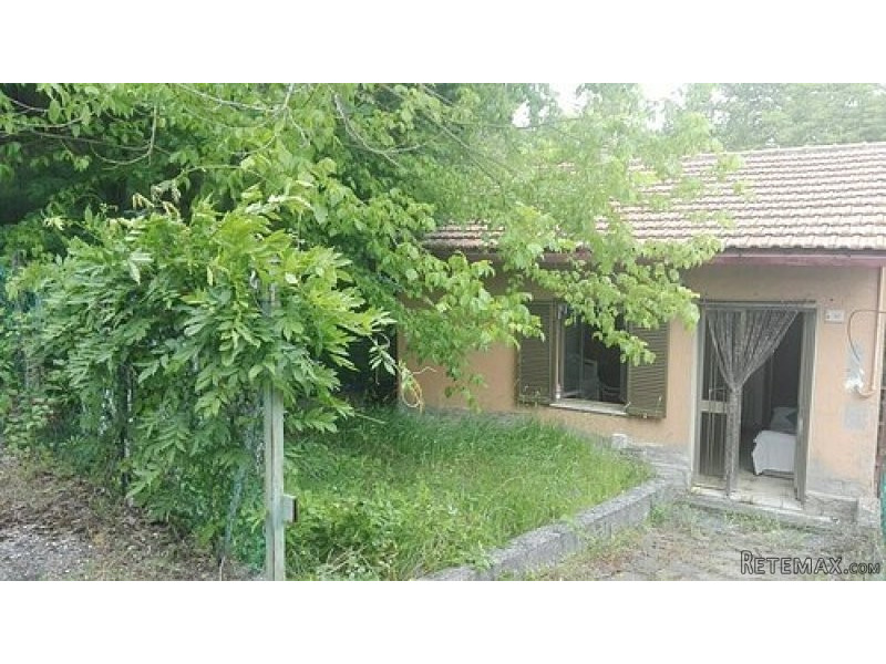Detached Cottage With Large Garden..