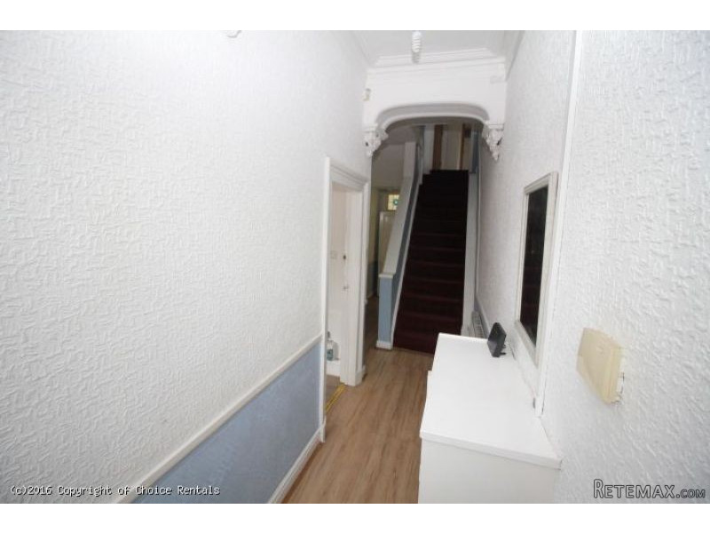 24 Brackenbury Rd, Preston - 2