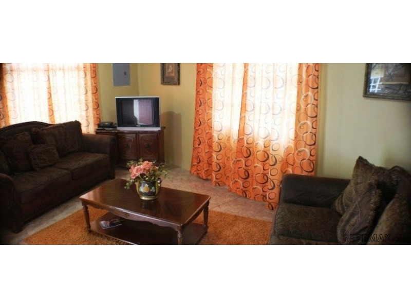 One Storey House For Rent in Aberdeen.. - 2
