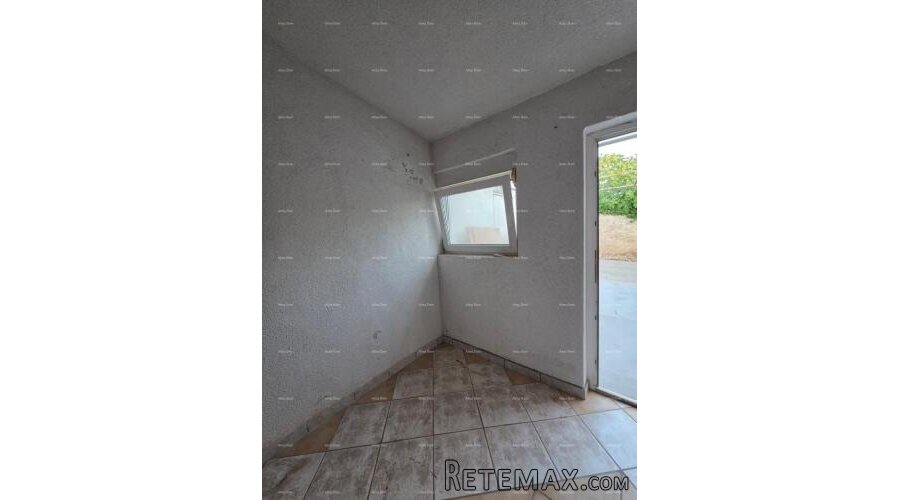 Na prodaju kuća u Ližnjanu – 27 m² s dvorištem - 2