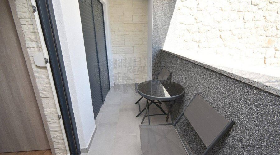 Apartman u prizemlju zgrade-adaptirano!! - 3