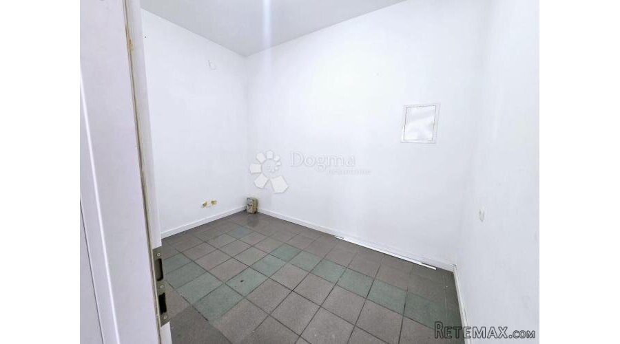 DUBRAVA, FREKVENTNA LOKACIJA, UKUPNO 135 m2 - 3