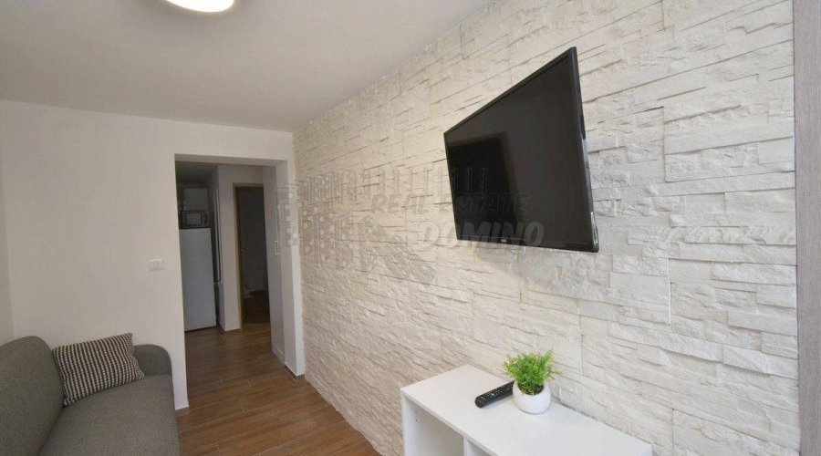 Apartman u prizemlju zgrade-adaptirano!! - 4