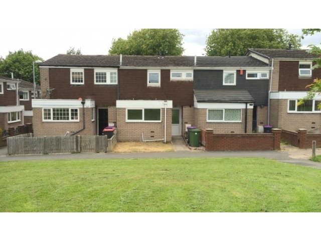 A Newly Refurbished Three Bedroom Mid..