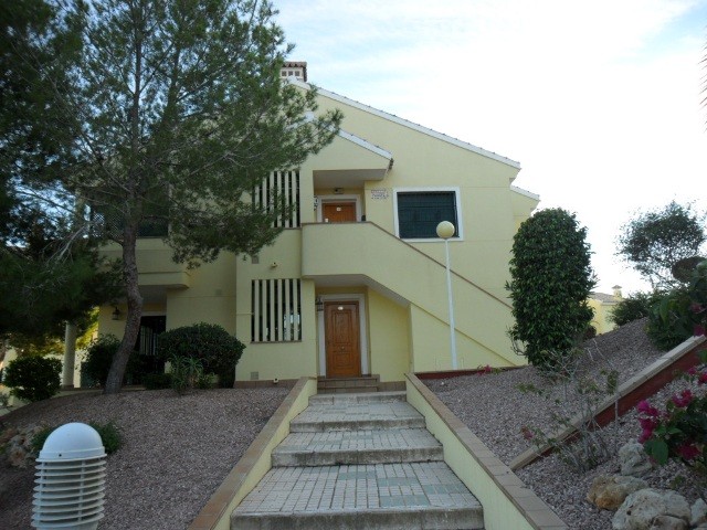 Top floor bungalow for long term rent