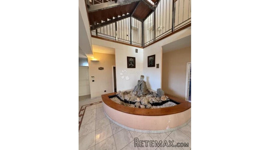 VILA 425.99 m2 + 1294 m2 DVORIŠTE - PRILIKA - 2