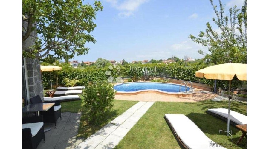 KUĆA SA APARTMANIMA I BAZENOM U BLIZINI FAŽANE ČEKA NA VAS! - 3