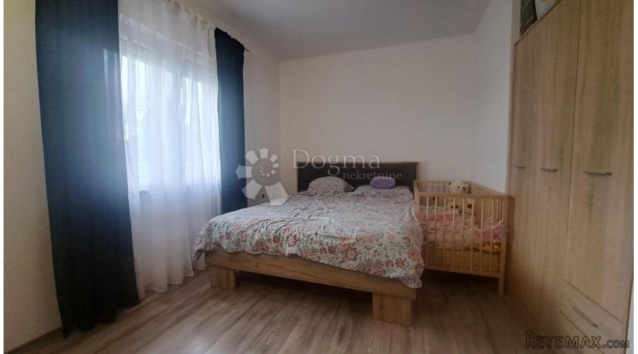 Rijeka, Kukuljanovo, etaža s terasom i vrtom, 3S+DB - 3