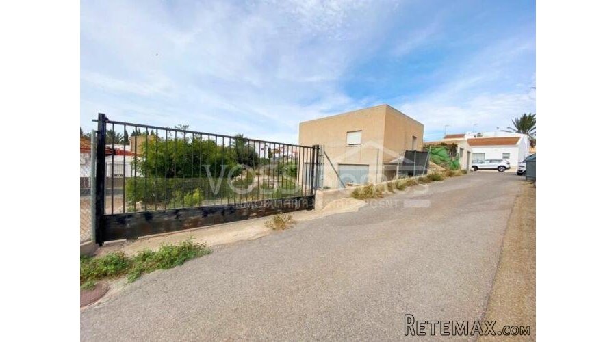 NEW AND EXCLUSIVE LISTING TO VOSS HOMES - A spacious 2.. - 3