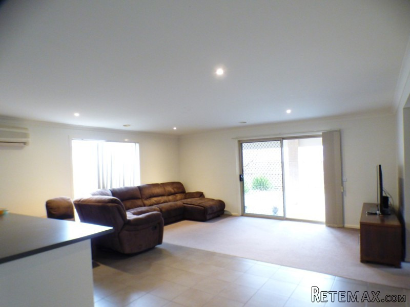 Gorgeous Four Bedroom Family Home -.. - 2