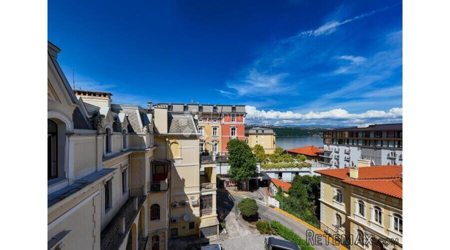 PENTHOUSE U VILI U CENTRU OPATIJE