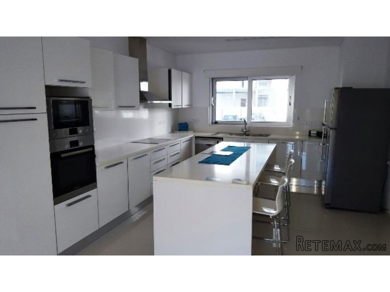 Spectacular 4 bedroom villa on the sea.. - 2