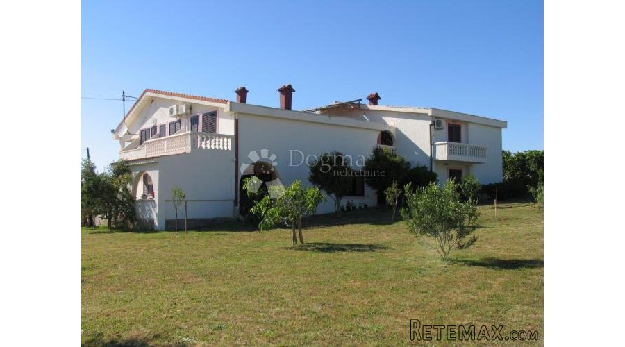 PAG POVLJANA SEDAM APARTMANA