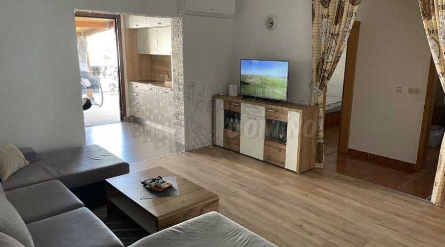 Apartman s prekrasnom okućnicom!! Malinska-okolica - 4