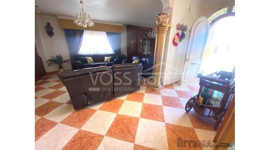 A large 2 storey, 4 bed, 3 bath with Double garageand.. - 7