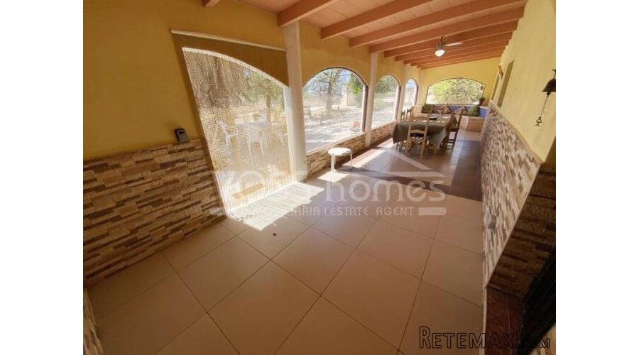 EXCLUSIVE TO VOSS HOMES - Large, renovated, country house.. - 15