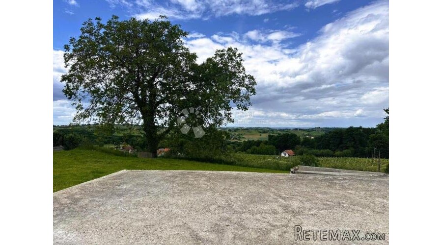 Prekopa - zemljište s temeljnom pločom i panoramskim pogledo