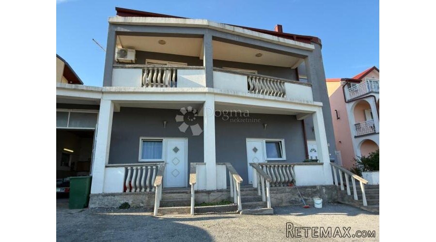 KUĆA S PANORAMSKIM POGLEDOM NA MORE I VELEBIT 300M2 - 2