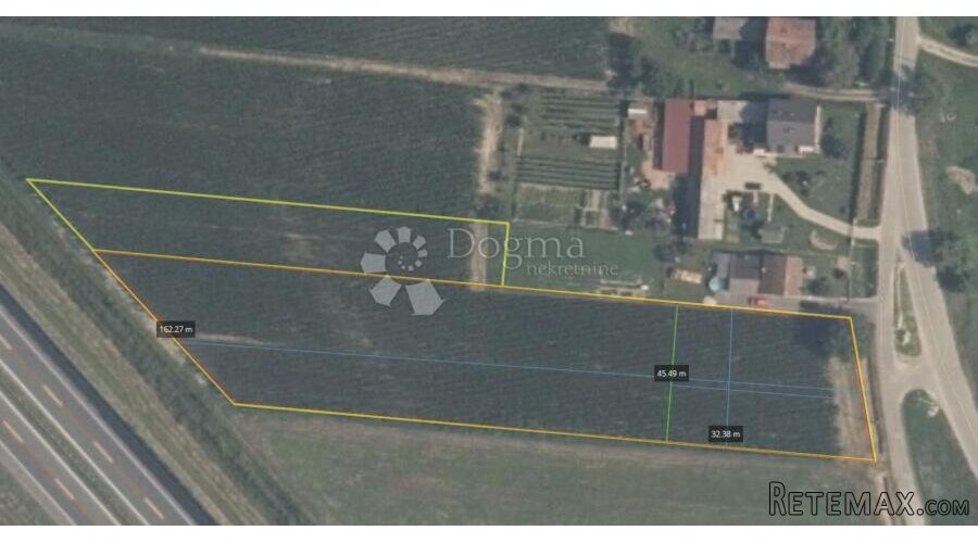 Zemljište Okešinac 7.111 m², građevinsko + poljopr. - 3