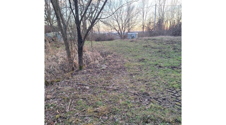 5km od toplica, malo građevinskog, malo poljoprivrednog - 2