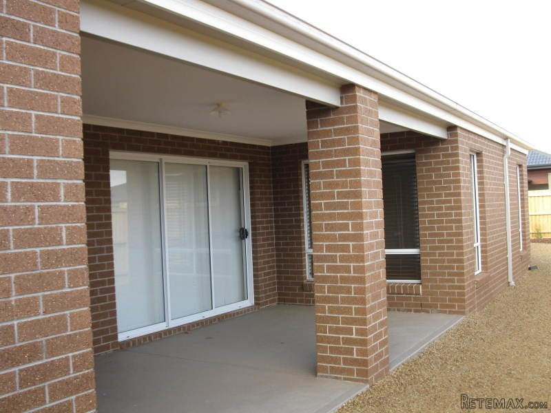 Featherbrook Estate, 15 Warrego Way:.. - 2