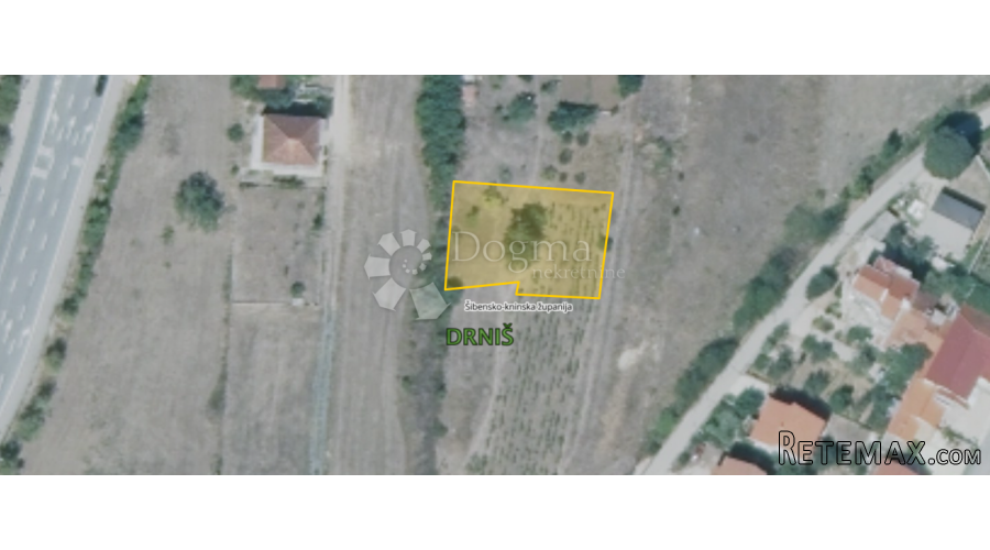 Građevinsko zemljište u Drnišu - 2