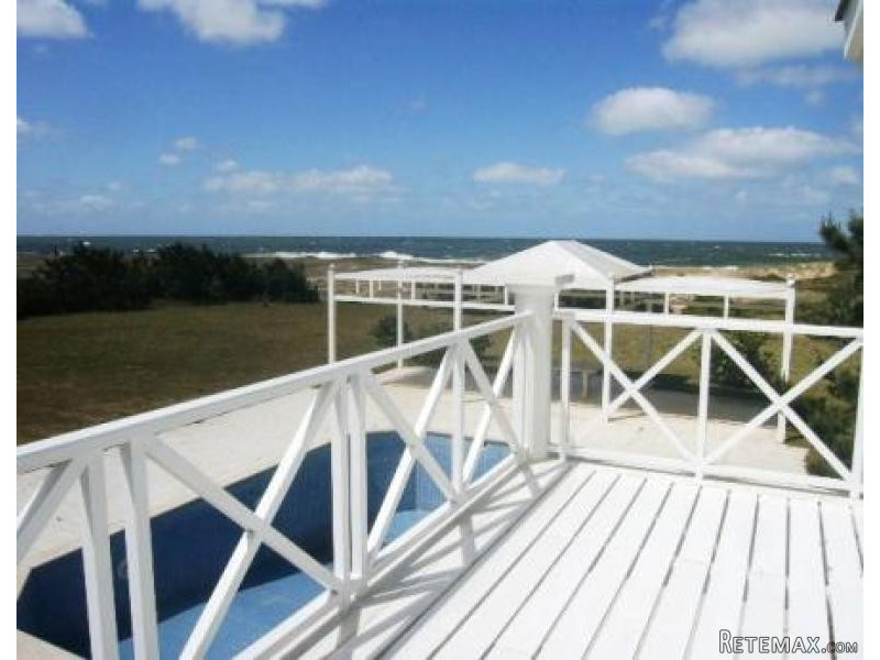 8 Bedroom House - For Rent -..
