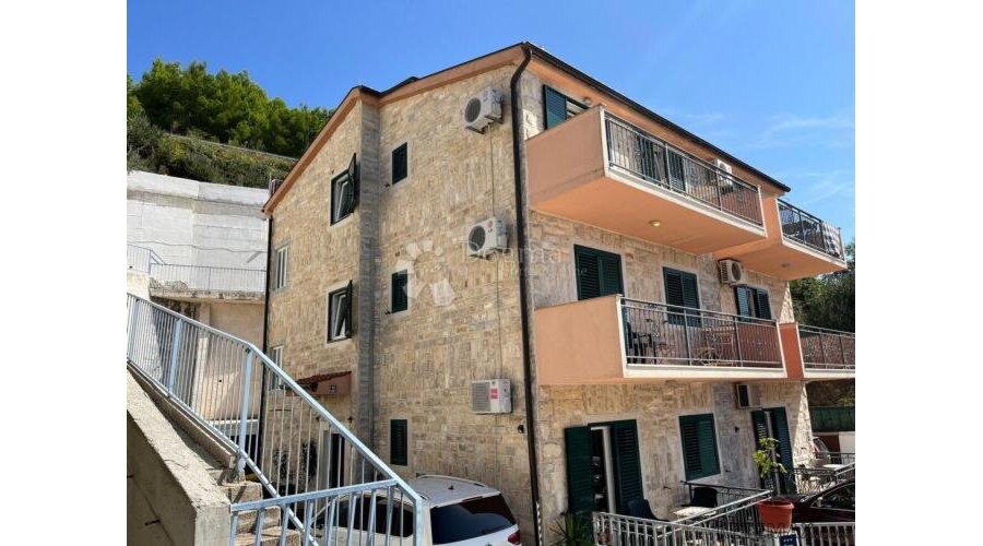 Samostojeća Villa s 9 apartmana - Nemira !!! - 2