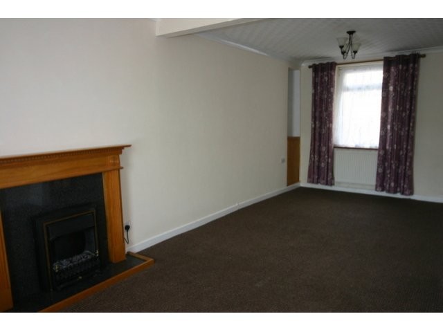 24 Middle Road - Cwmbwrla, Swansea SA5.. - 2