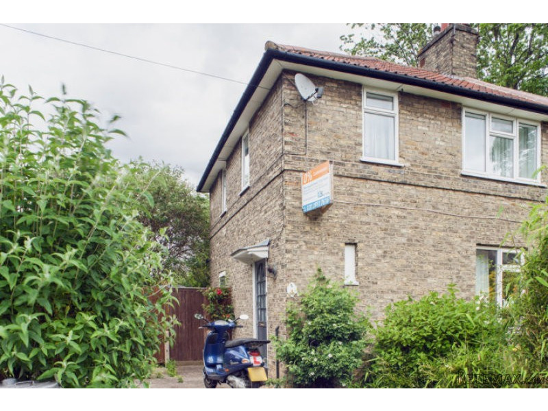 Single with double bed near White City.. - 2