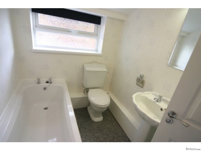 3 Bilton Road - Neath SA11 1YU 3..