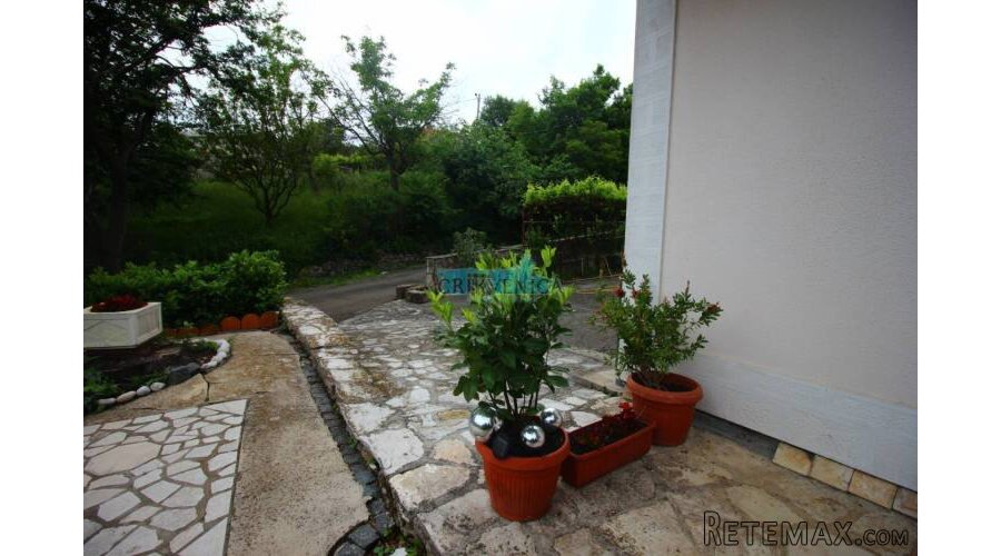 BRIBIR - KUĆA S 4 STAMBENE JEDINICE - 5