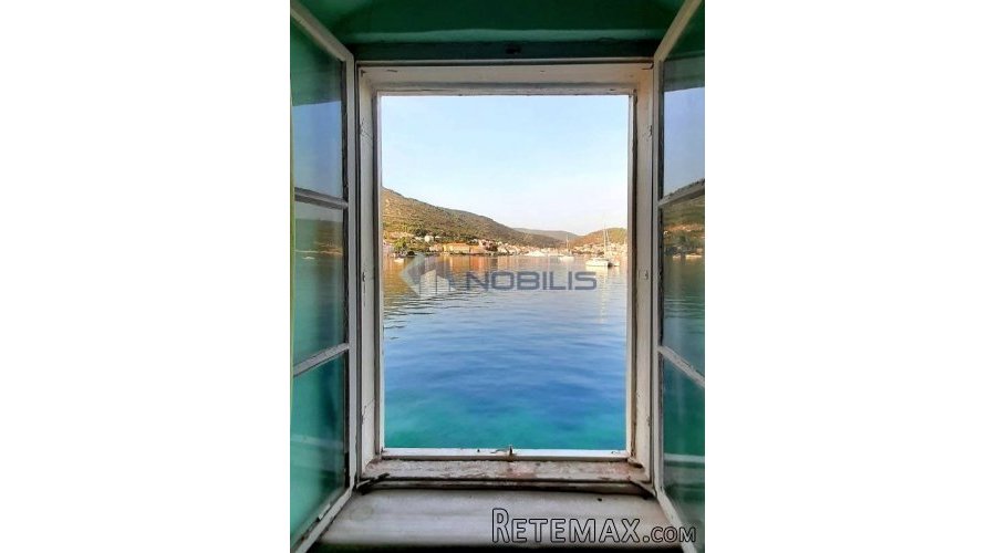 Vis, stara kamena kuća 237 m2, prvi red do mora - 3