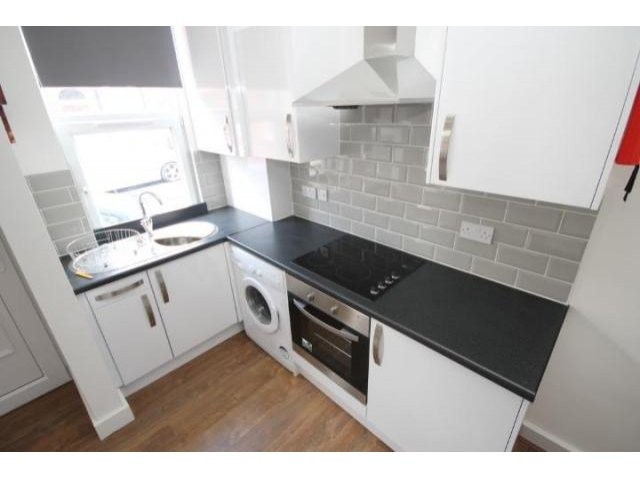 25 Kings Avenue, LS6 1QS - 2