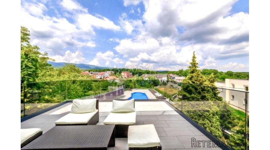 ZAGREB, MAKSIMIR, LUKSUZAN STAN 75 M2 S BAZENOM