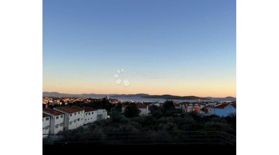 Vodice, vila sa bazenom