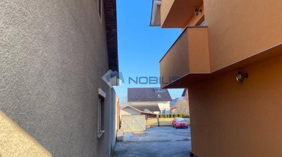 Petrinja, kuća 250m2, dvorište 424m2, 3 stana - 4