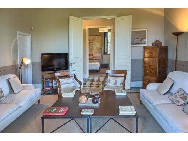 9 bedroom Cottage For Sale: GIRONA.. - 2
