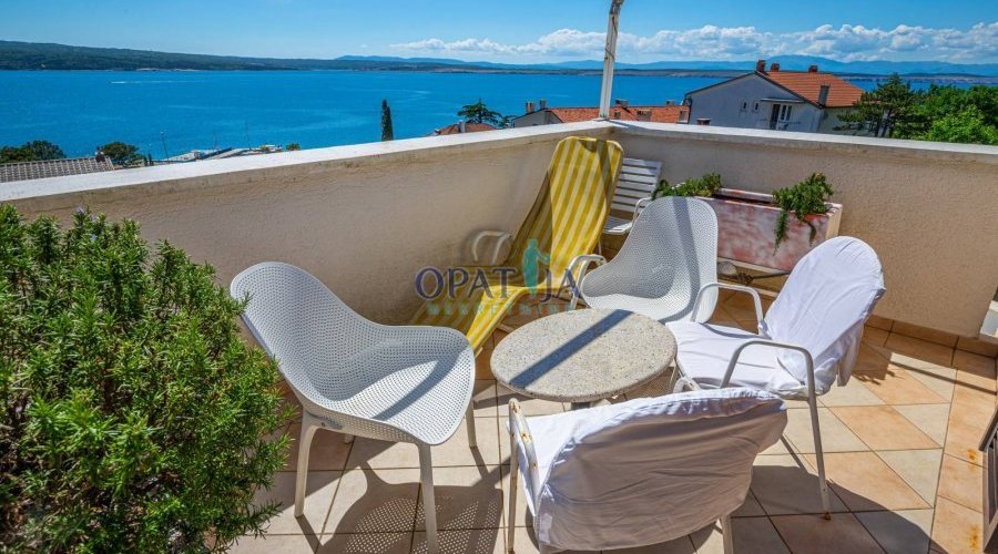 Crikvenica - poslovno stambeni prostor!