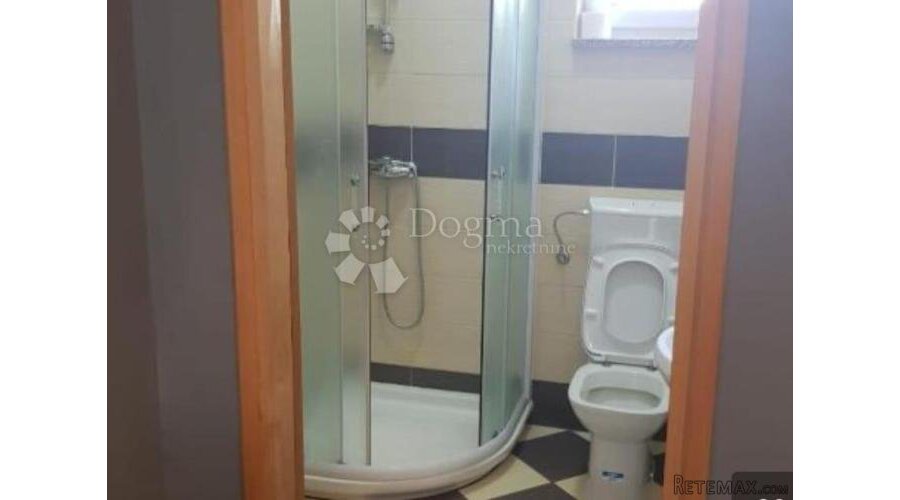 Kuća sa 6 apartmana, Umag - 2